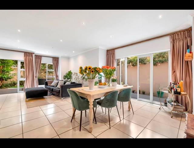 3 BEDROOM TOWNHOUSE FOR SALE IN CRAIGHALL PARK